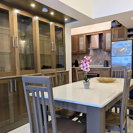 Seafront 3br Maisonette Ground-floor With Yard Appartamento Marsalforn